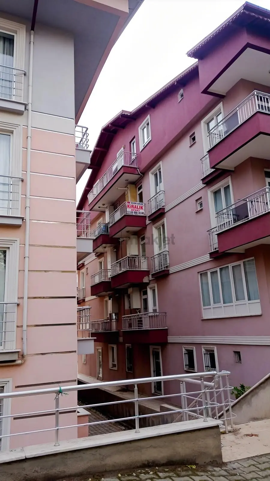 Kiralık Eşyalı 1+1 Çatı Katı Apart