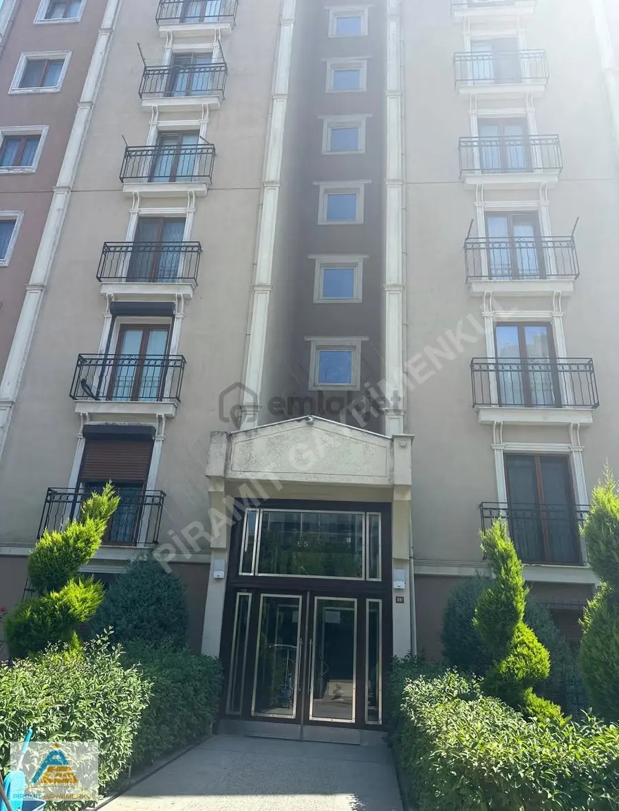 Başakşehir 5. Etap Yeniköy Sitesi'nde 4+1 Satılık Daire - 8