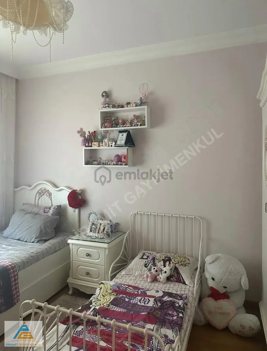 Başakşehir 5. Etap Yeniköy Sitesi'nde 4+1 Satılık Daire - 9