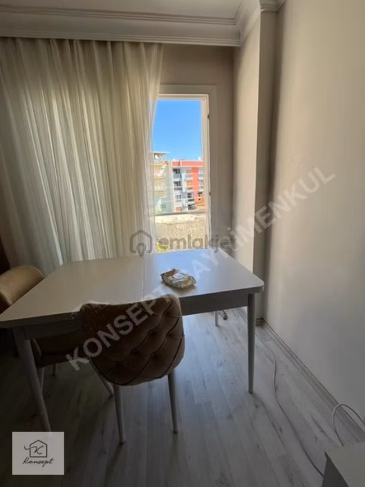 Üçkuyular'a Yürüme Mesafesinde Eşyalı Klimalı 1+1 Daire - 5
