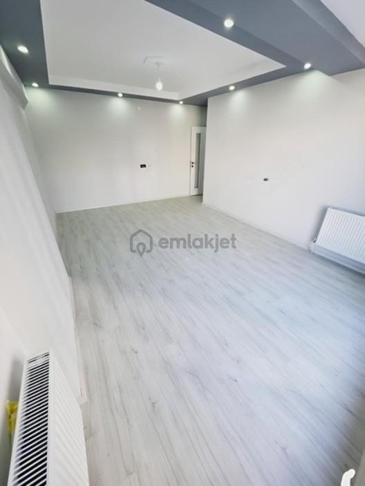 Tuşba Emlaktan Satılık İskanlı Ara Kat Sıfır 3+1 Daire - 2