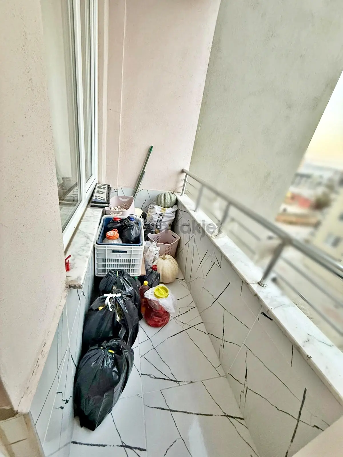Alpaslan'da Geniş Oturumlu Ara Kat Çift Balkonlu Lüx 4+1 Daire - 19