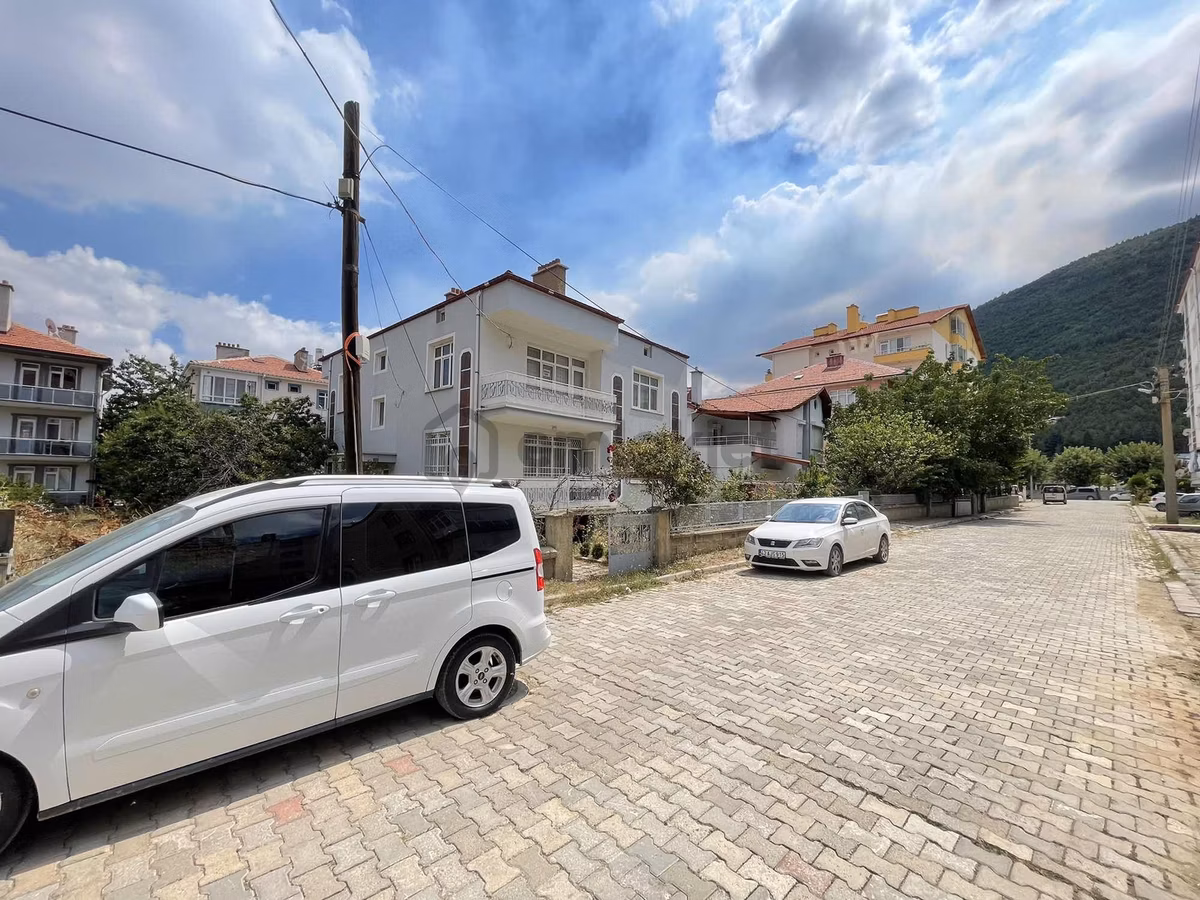 Birimden Satılık İki Katlı Bodrumlu 413m2 Arsa Payı Hıdırlıkta - 4