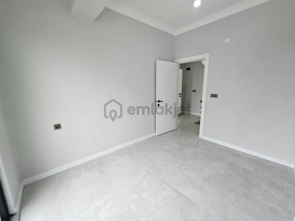 Denize Yürüme Mesafesinde, 3+1 Yerden Isıtmalı Bahçeli Villa - 25