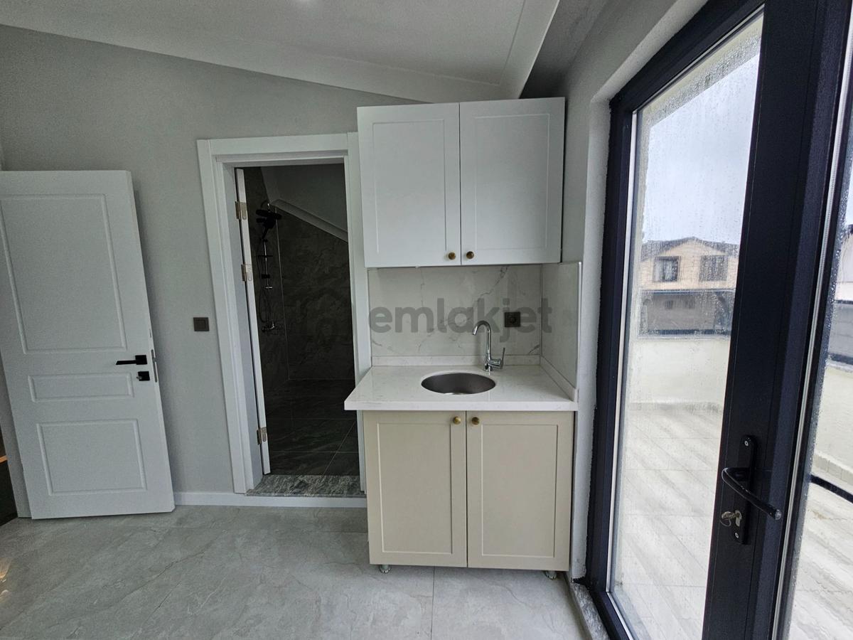 Denize Yürüme Mesafesinde, 3+1 Yerden Isıtmalı Bahçeli Villa - 31