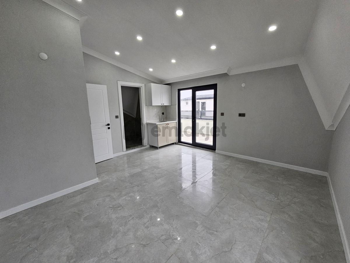 Denize Yürüme Mesafesinde, 3+1 Yerden Isıtmalı Bahçeli Villa - 32