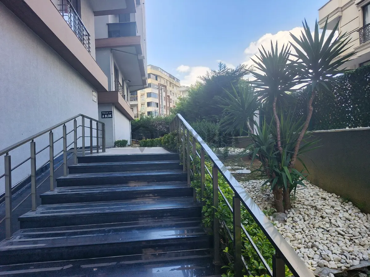 Güneyden Rota Sitesinde 2+1.90m2 Ara Kat Asansörlü Daire - 23