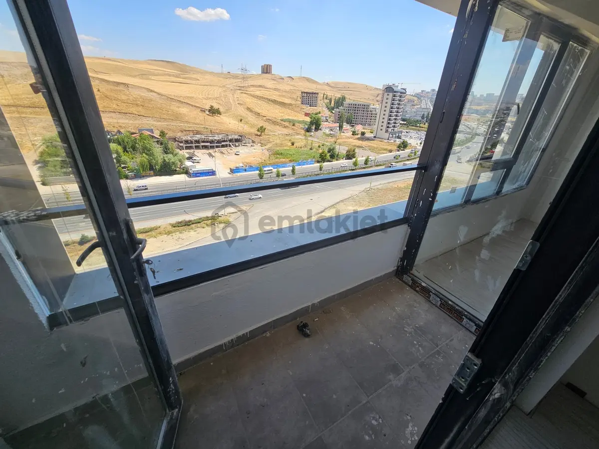 Şimşek'ten Pursaklar Protokol Yoluna Cephe Ekim Teslim 2+1 65m2 - 24