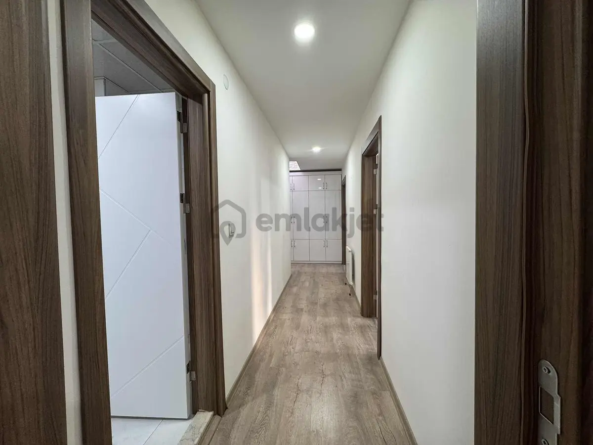 Van Yapı Emlak'tan Kiralık 2+1 Lğx Daire Çift Banyolu - 34