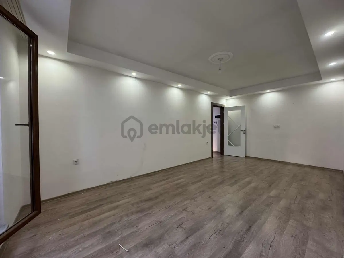 Van Yapı Emlak'tan Kiralık 2+1 Lğx Daire Çift Banyolu - 15