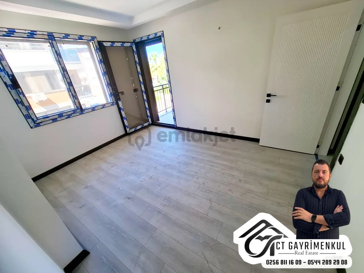 Didim'de Satılık 1+1 Sıfır Asansörlü Geniş Büyük Daire Ön Cephe Havuzlu-manzaralı ! - 24