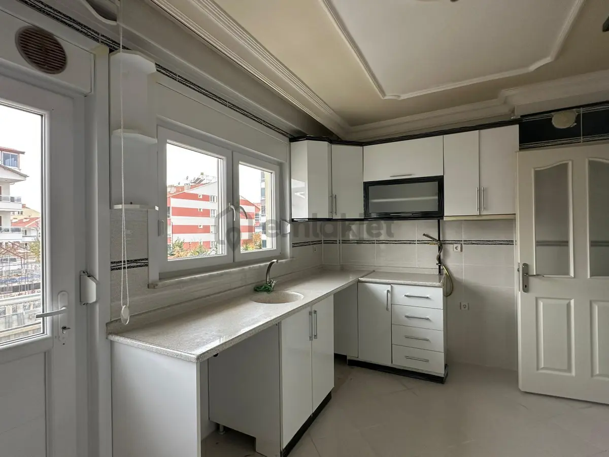 Çeltek Mahallesinde Ara Kat 3+1 Güney Cephe Kiralık Daire - 24