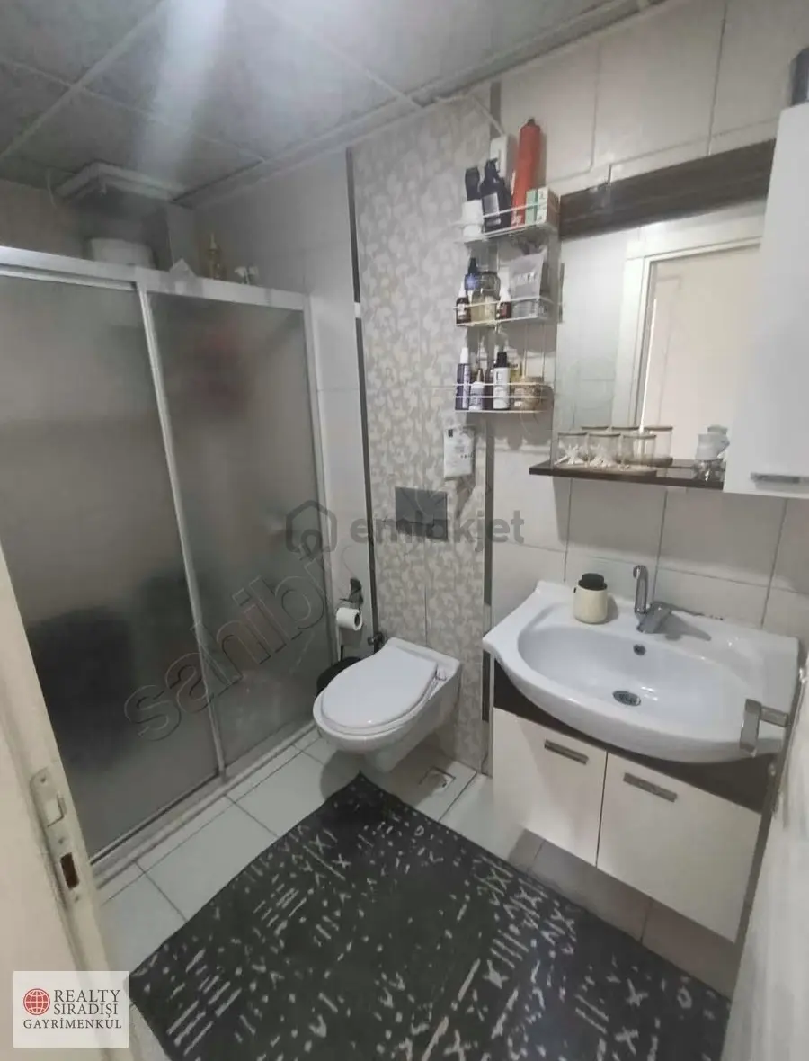 Altınovada Site İçerisinde Güney Cepheli Kapalı Mutfaklı 2+1 - 12