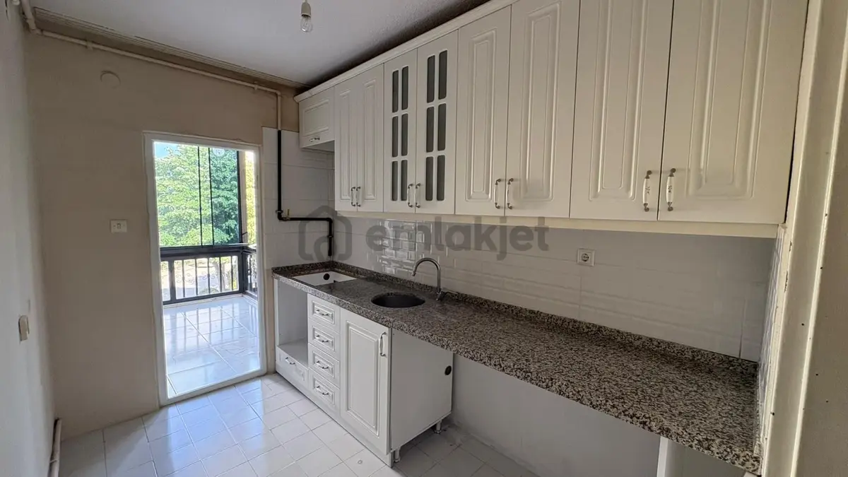 Roma' Dan Yeniceköy Mahallesi' Nde Satılık Daire - 11