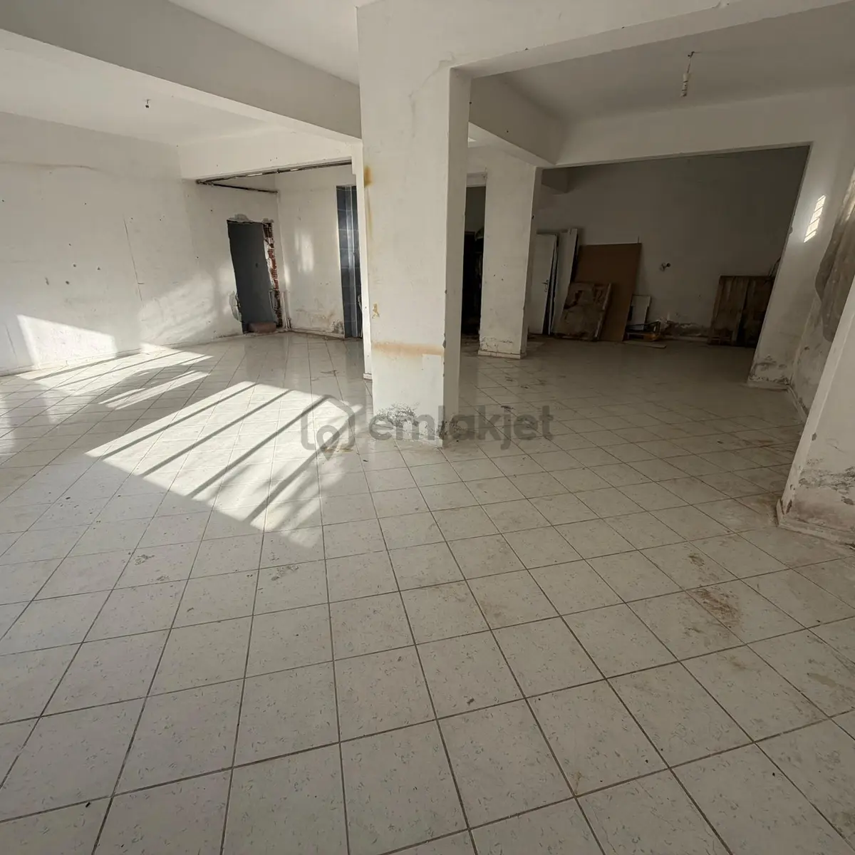 Köroğlu Parkı Yakını Satılık Dükkan 100m2 - 4