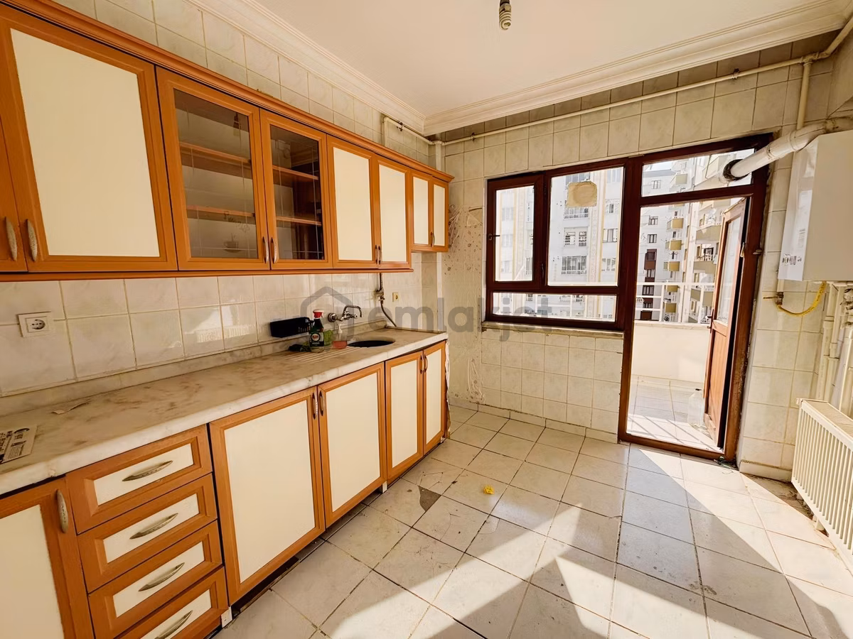 Gaziler Çeşme Durağı Cıvarı Acil Satılık 3+1 Arakat Daire - 11
