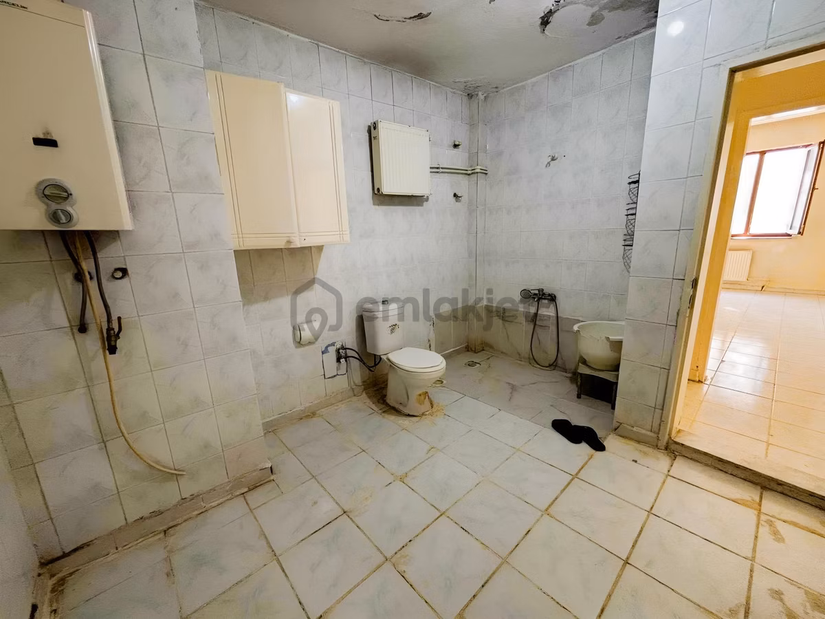 Gaziler Çeşme Durağı Cıvarı Acil Satılık 3+1 Arakat Daire - 23