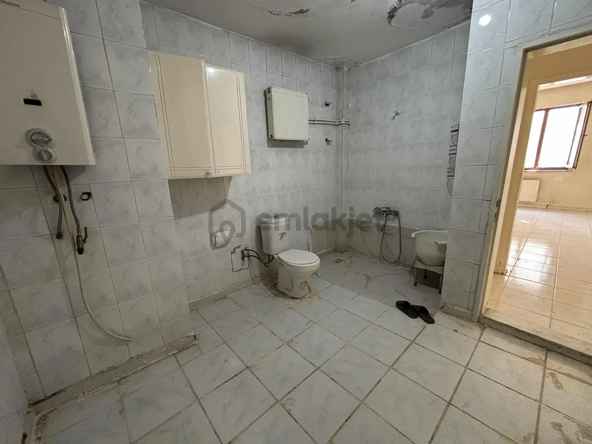 Gaziler Çeşme Durağı Cıvarı Acil Satılık 3+1 Arakat Daire - 24