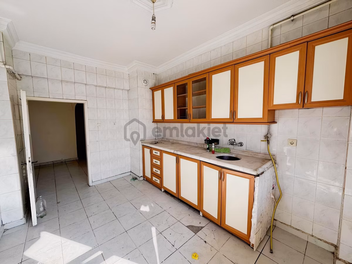 Gaziler Çeşme Durağı Cıvarı Acil Satılık 3+1 Arakat Daire - 14