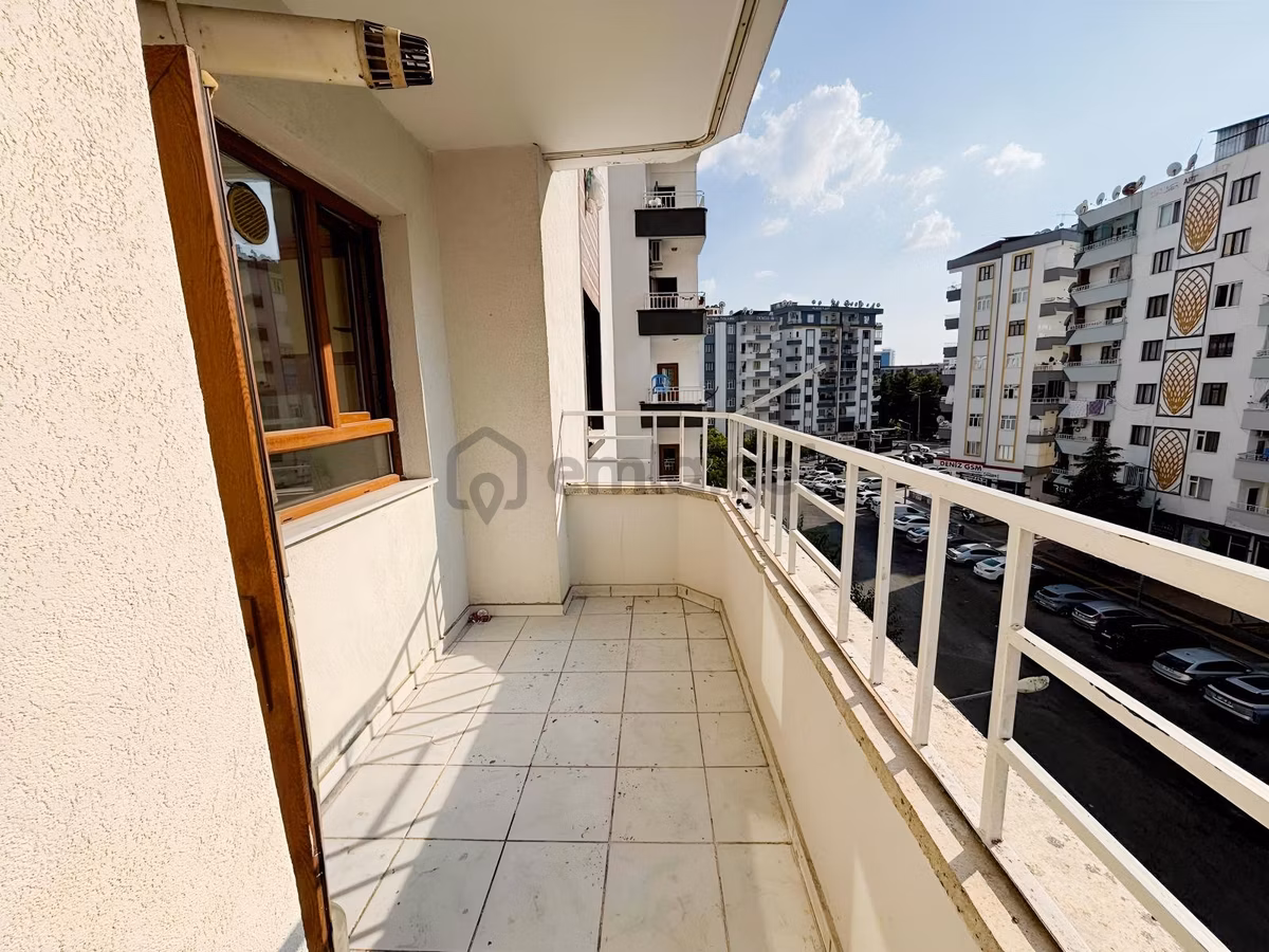 Gaziler Çeşme Durağı Cıvarı Acil Satılık 3+1 Arakat Daire - 12