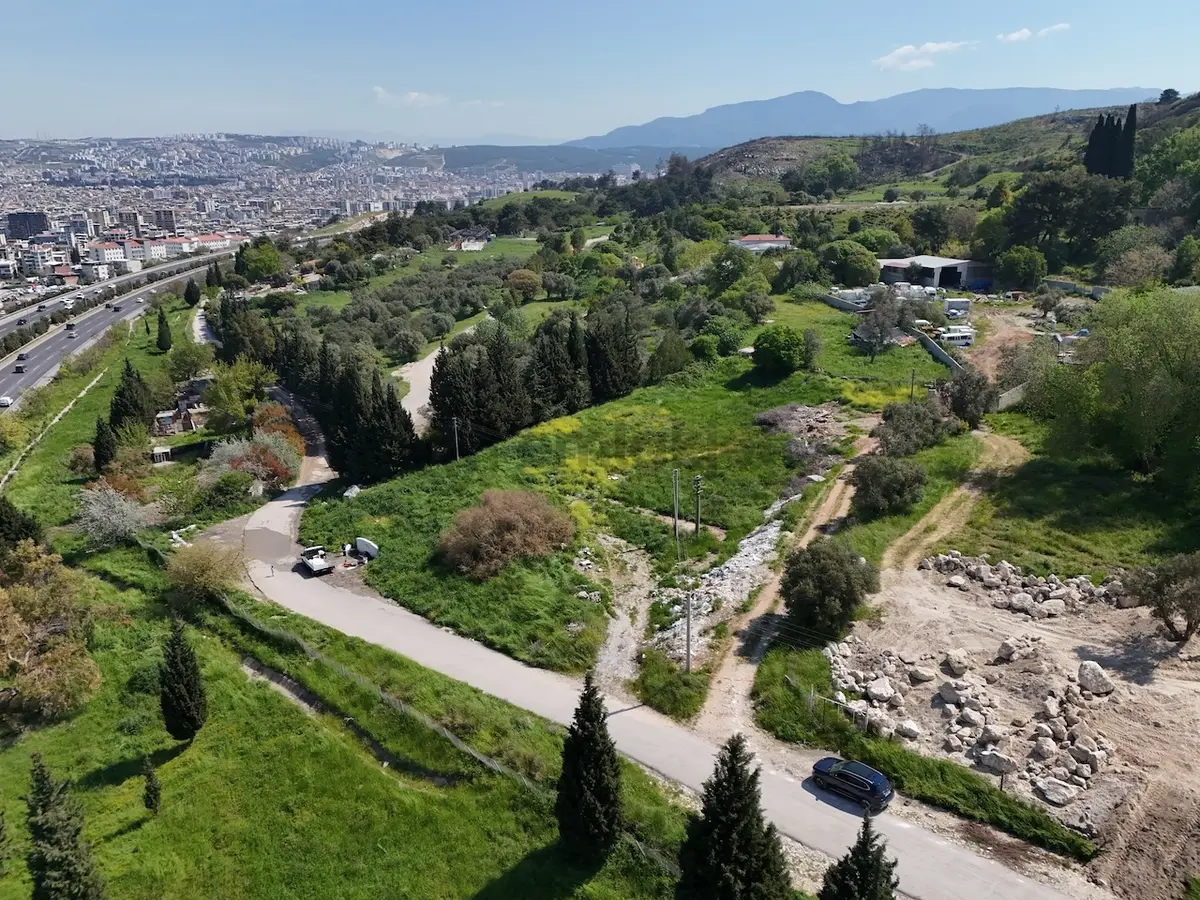 Buca'da İzmir Çevre Yoluna Komşu Manzaralı Tarla - 16