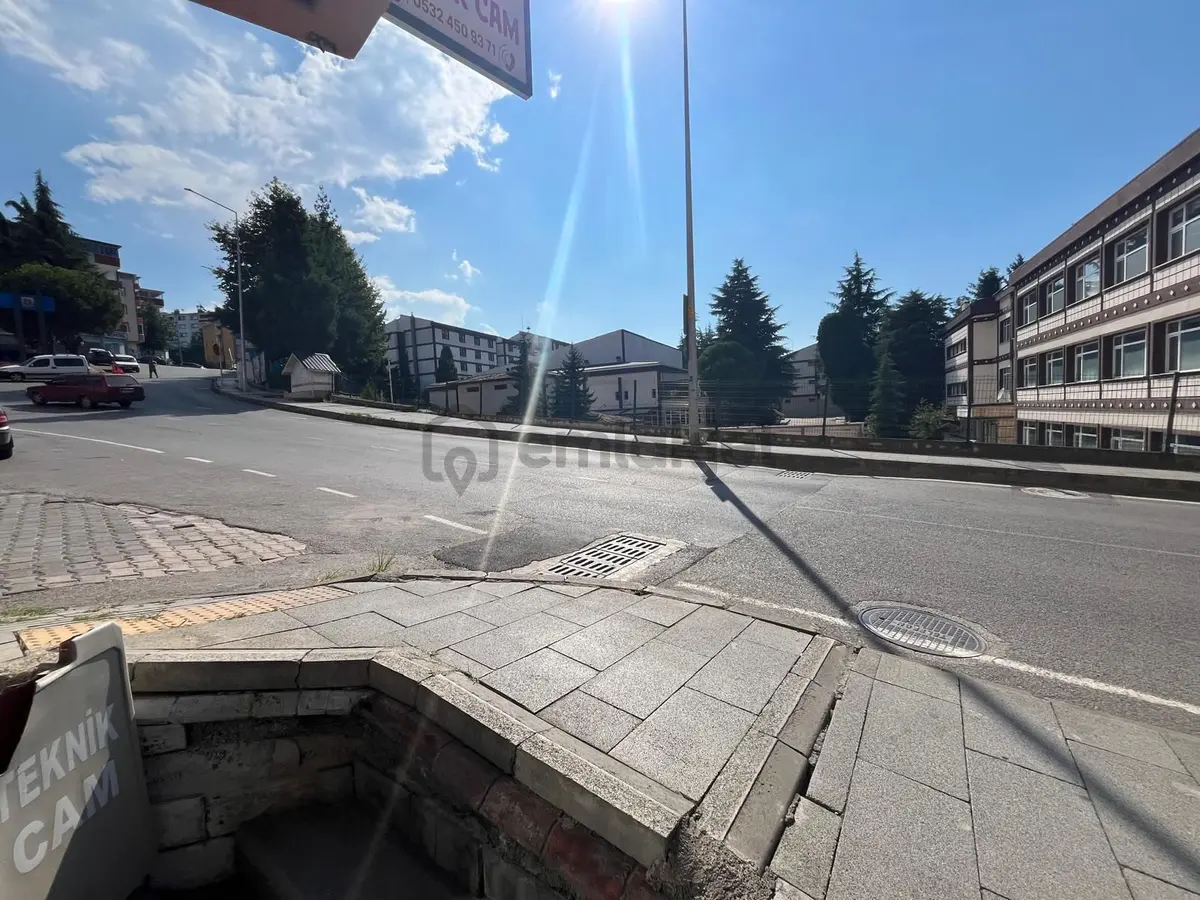 Trabzon Pelitli'de Satılık Cadde Üzeri Dükkan - 10