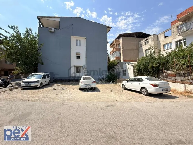 Karabağlar'da Tek Tapu 184 M2 Satılık Arsa - 2