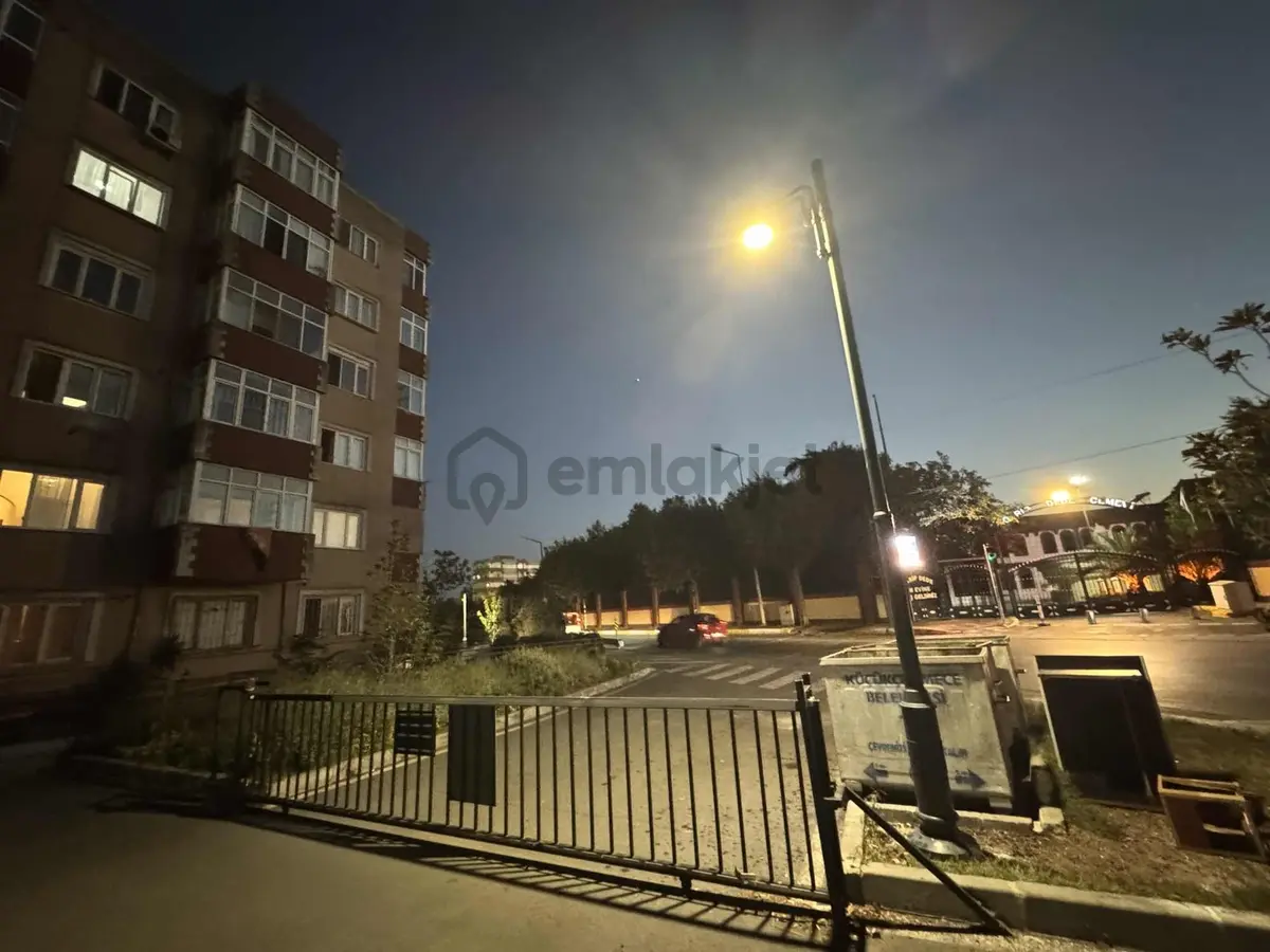 Akay Yapı'dan Metrobüsün Dibinde Satılık 2+1 Kat Mülkiyeti Daire - 2