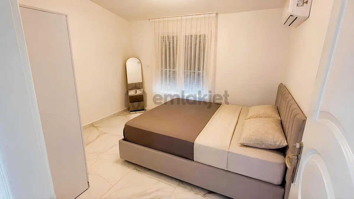 Müstakil 5+1 Kısmi Eşyalı Villa - 26