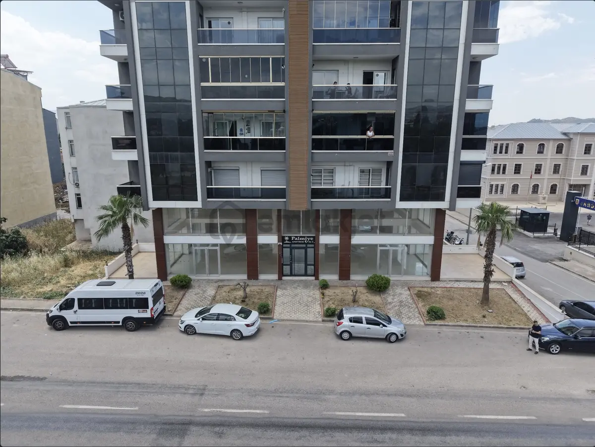 Germencikte Mükemmel Konumda Satılık 705 M² Dükkan - 13
