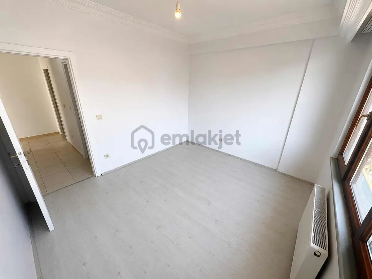 Kocamustafapaşada 2+1 11 Yıllık Binda Satılık Daire - 4