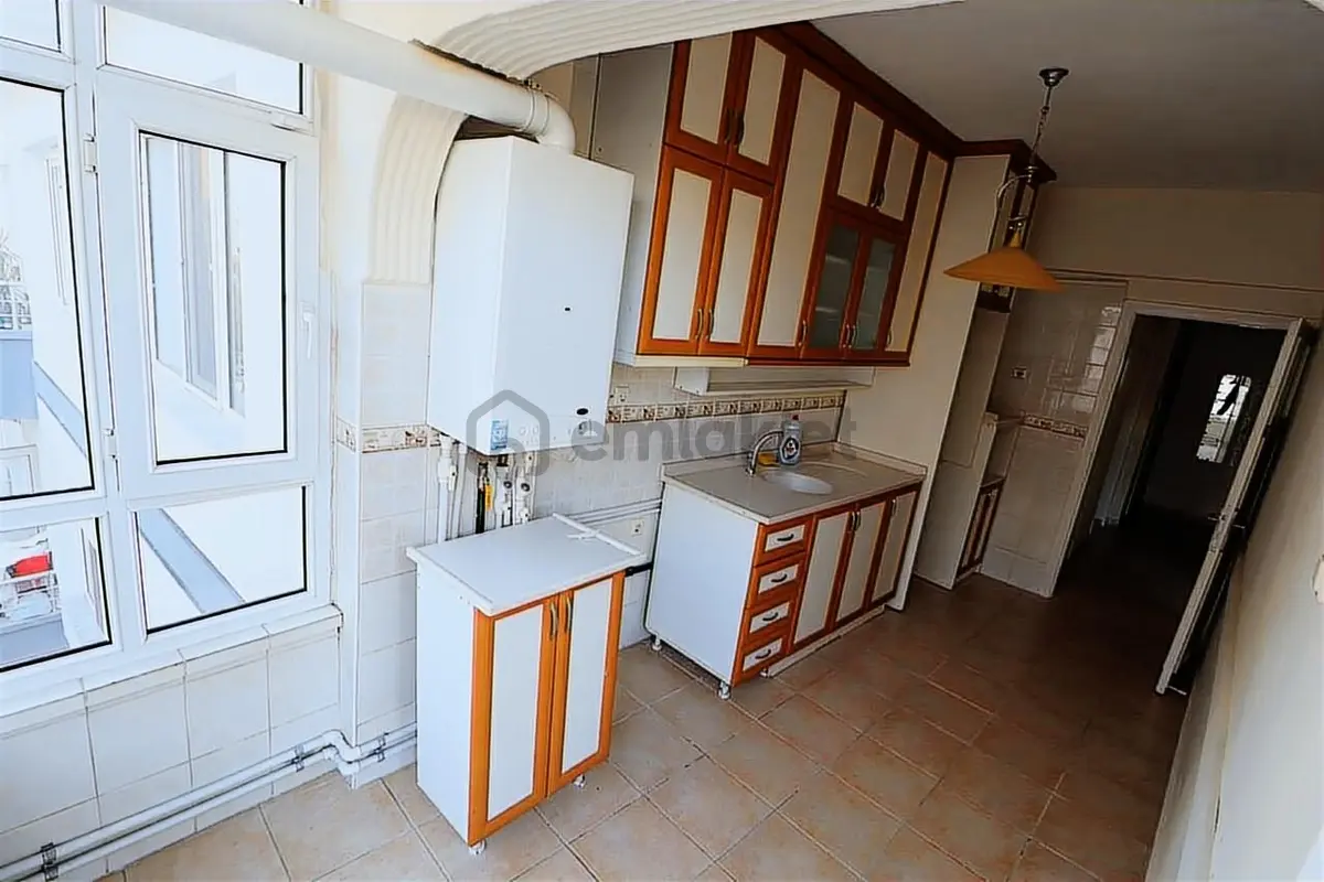 Metro Yakını Katta 3+1 Kiralık Daire - 12