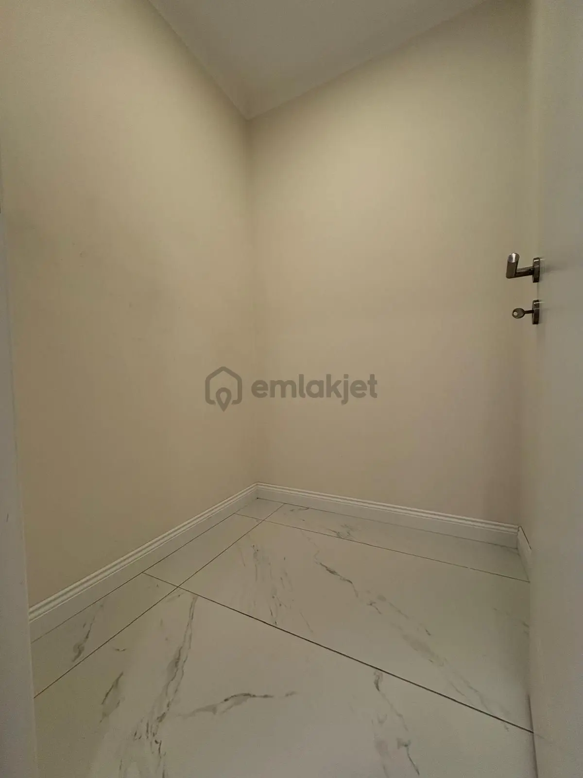 Bahçelievler Mahallesinde 3+1 Kiralık Daire - 18