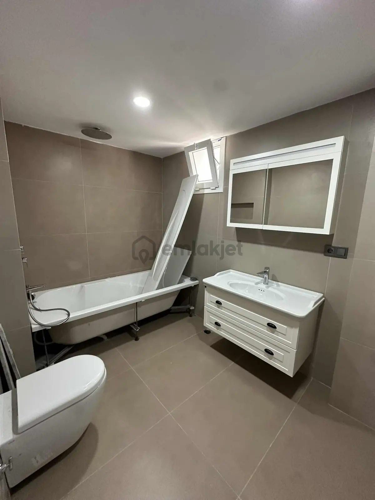 Marina'da 6+2 Satılık Full Tadilatlı Villa - 11