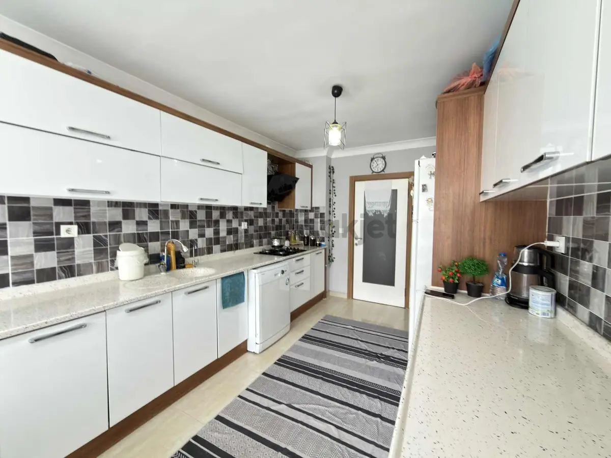 Oğulbey'den Estergon Cad Üstünde 4+1 Site İçinde Ebeveyn Banyolu - 9