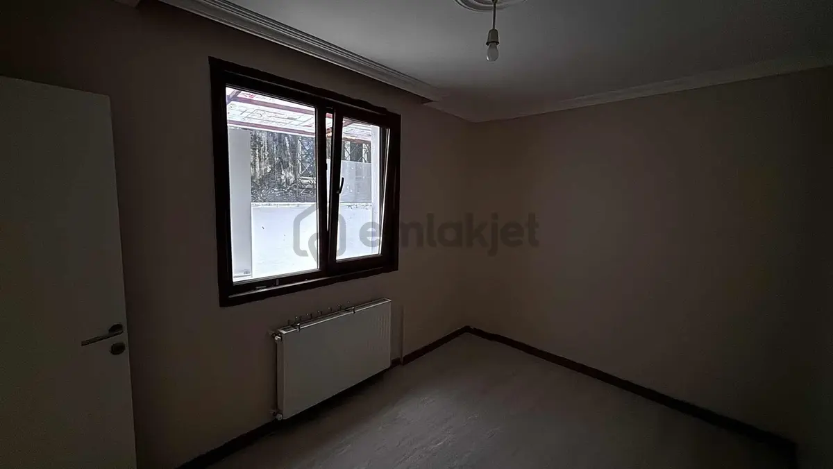 Kağıthane Şirintepe'de Caddenin Dibinde 2+1 Kiralık Daire - 5