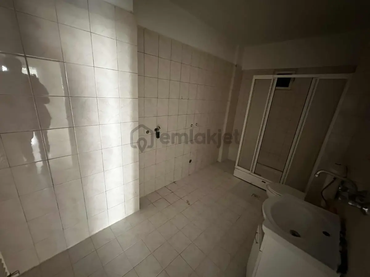 Kurtuluşta General Ferhat İlkokulu Yanı 3+1 140m2 Daire - 13