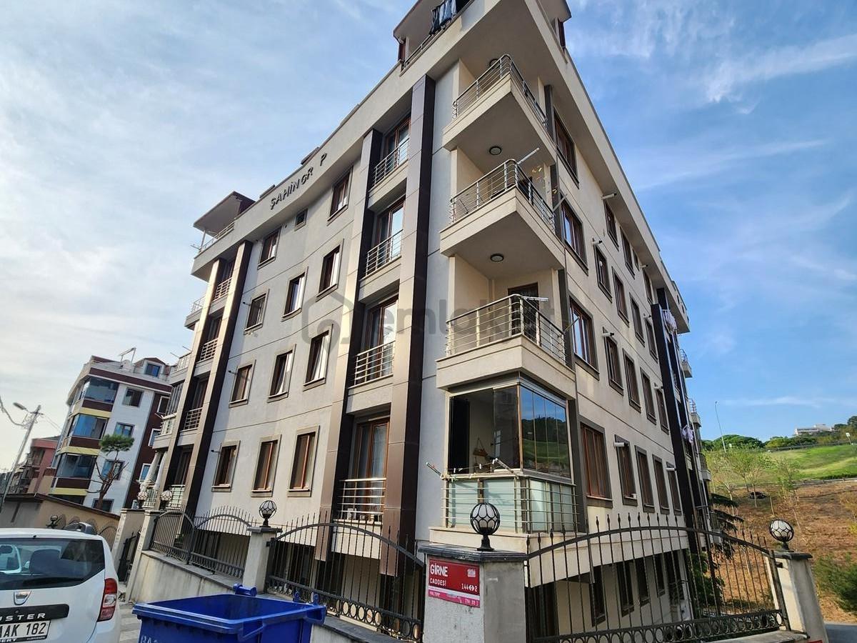 Maltepe Girne Mahallesinde Ara Kat 2+1 65 M2 Satılık Daire