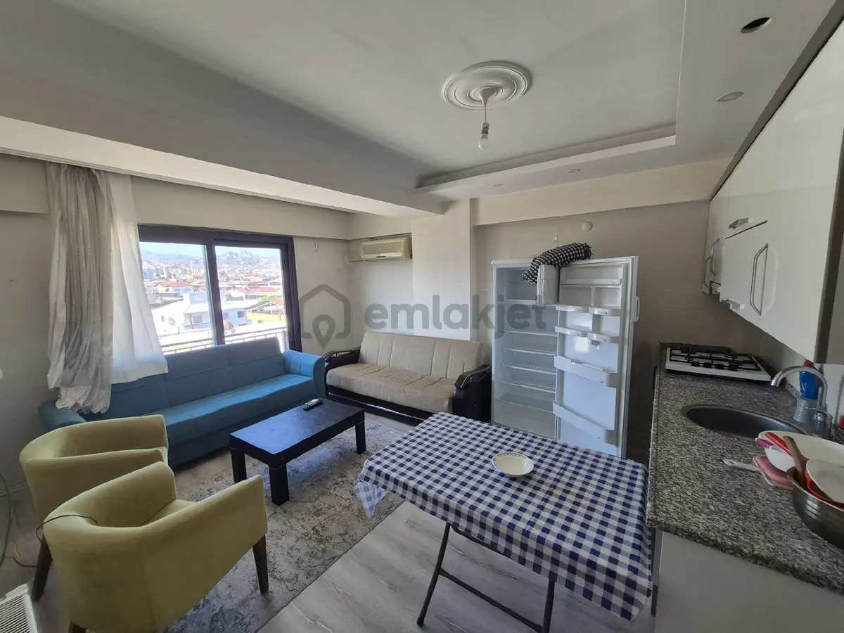 Cumhuriyet Mahallesi'nde Ara Kat Eşyalı Daire