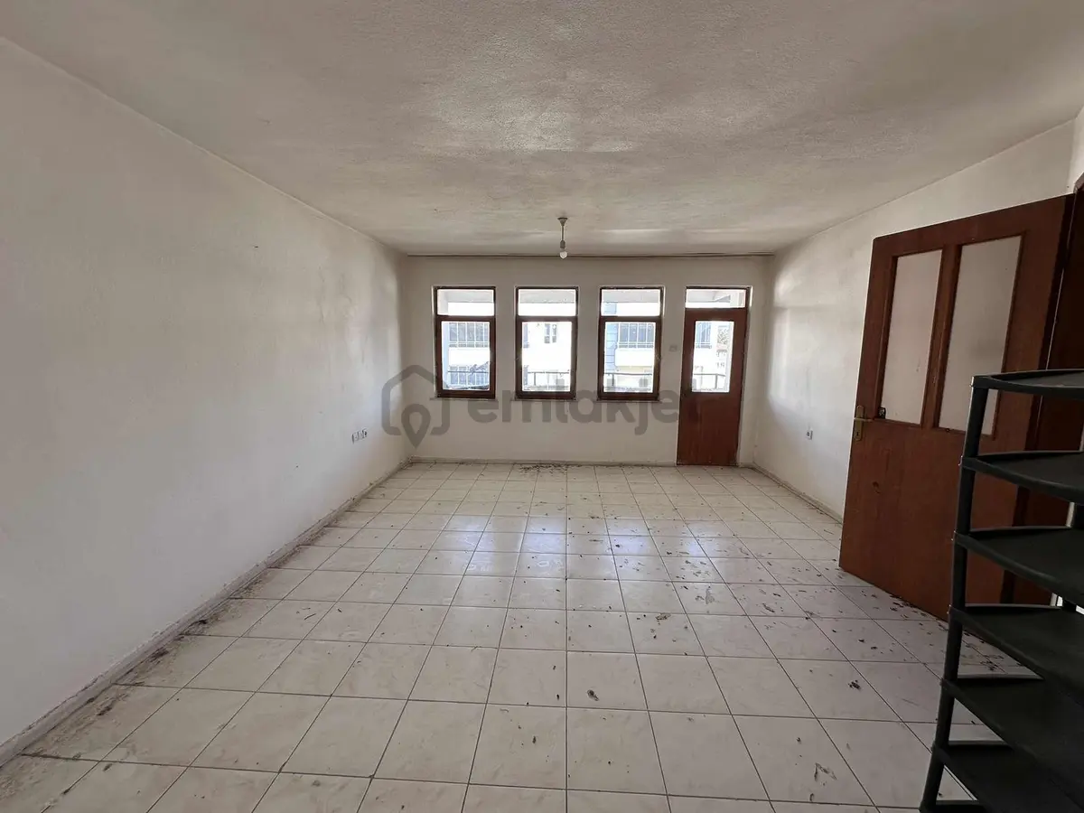 Site İçinde 115 M2 Büyüklükte 2+1 Ferah Daire - 2