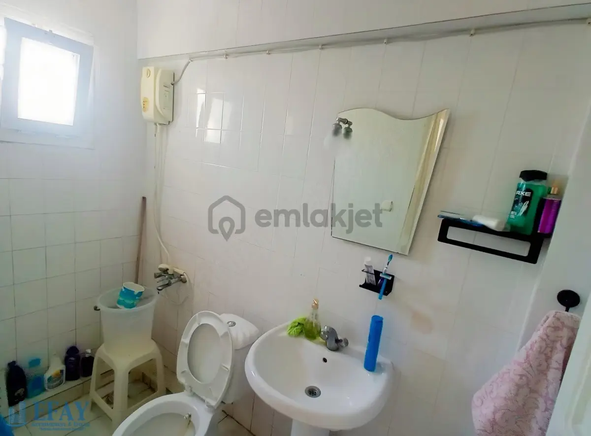 Dikili Bankacılarda Bakımlı Villa - 11