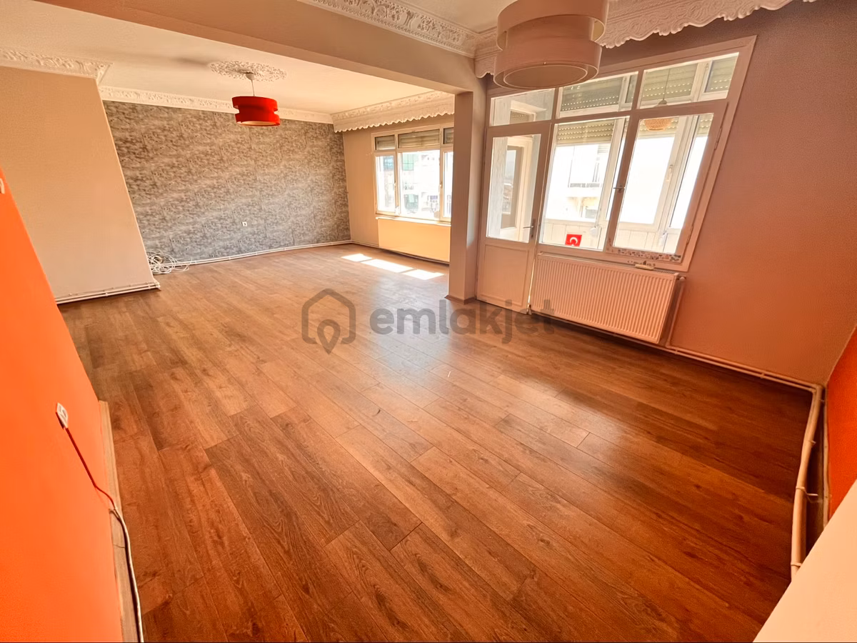 Üçyol Metro Karşısında 3+1 130m2 Dubleks Daire - 3