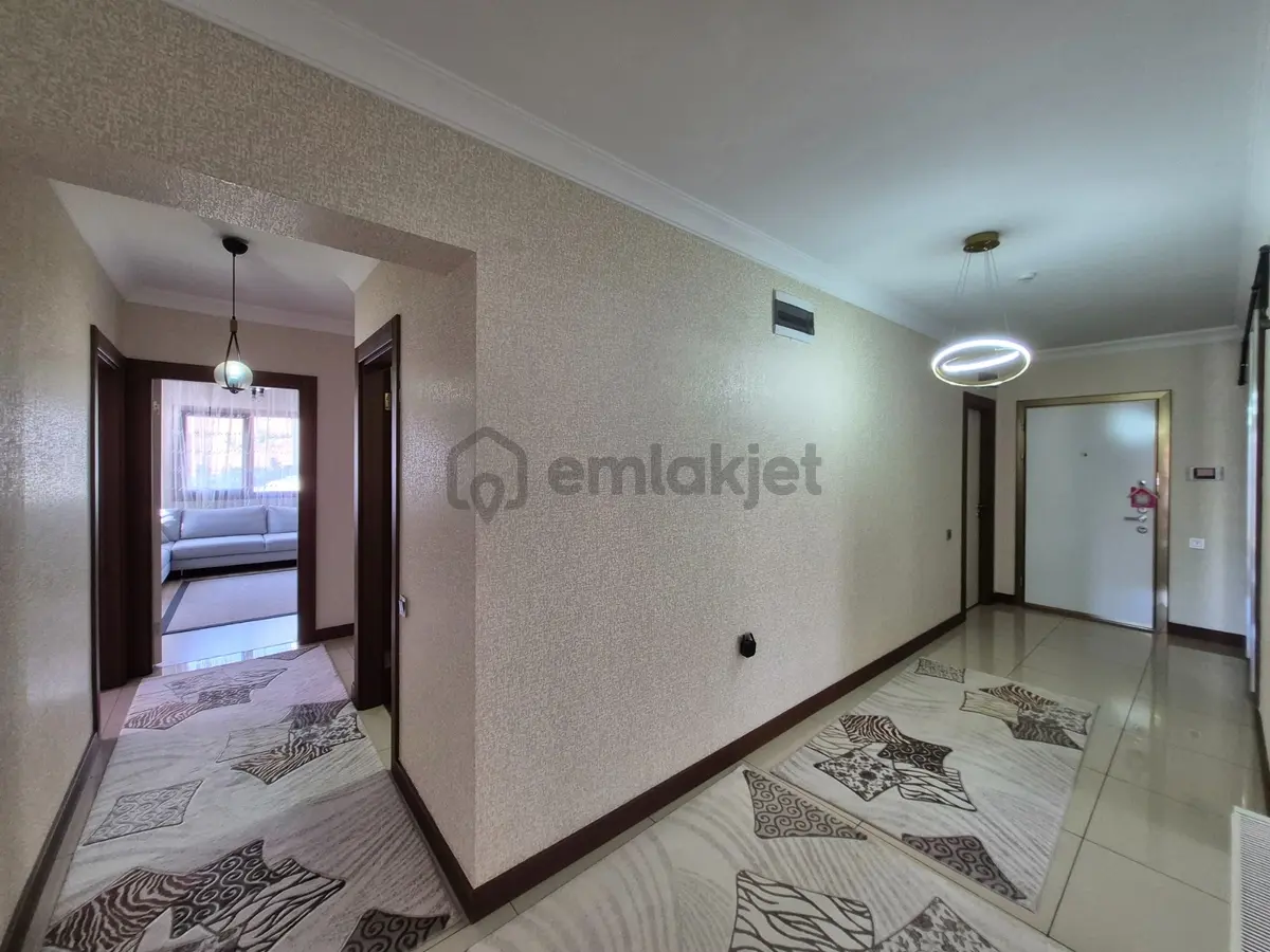Ata Mahallesi Site İçerisinde 4+1 Satılık Geniş Daire - 13