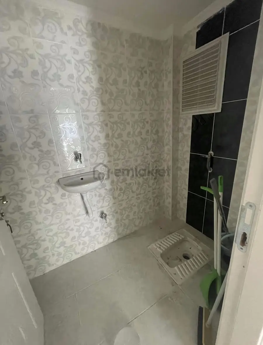 Cam Balkonlu Yapılı Geniş Daire - 16
