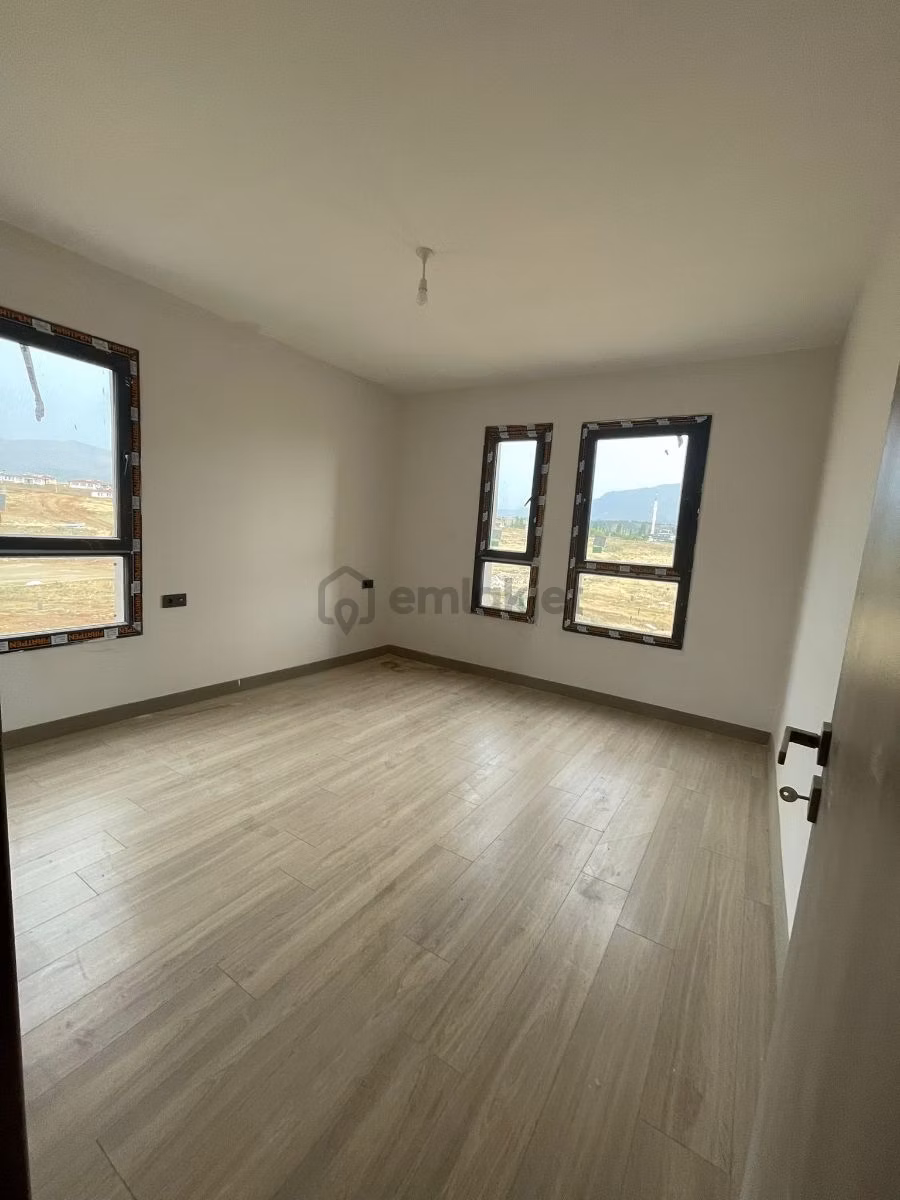 Kiralık 3+1 Daire - 8