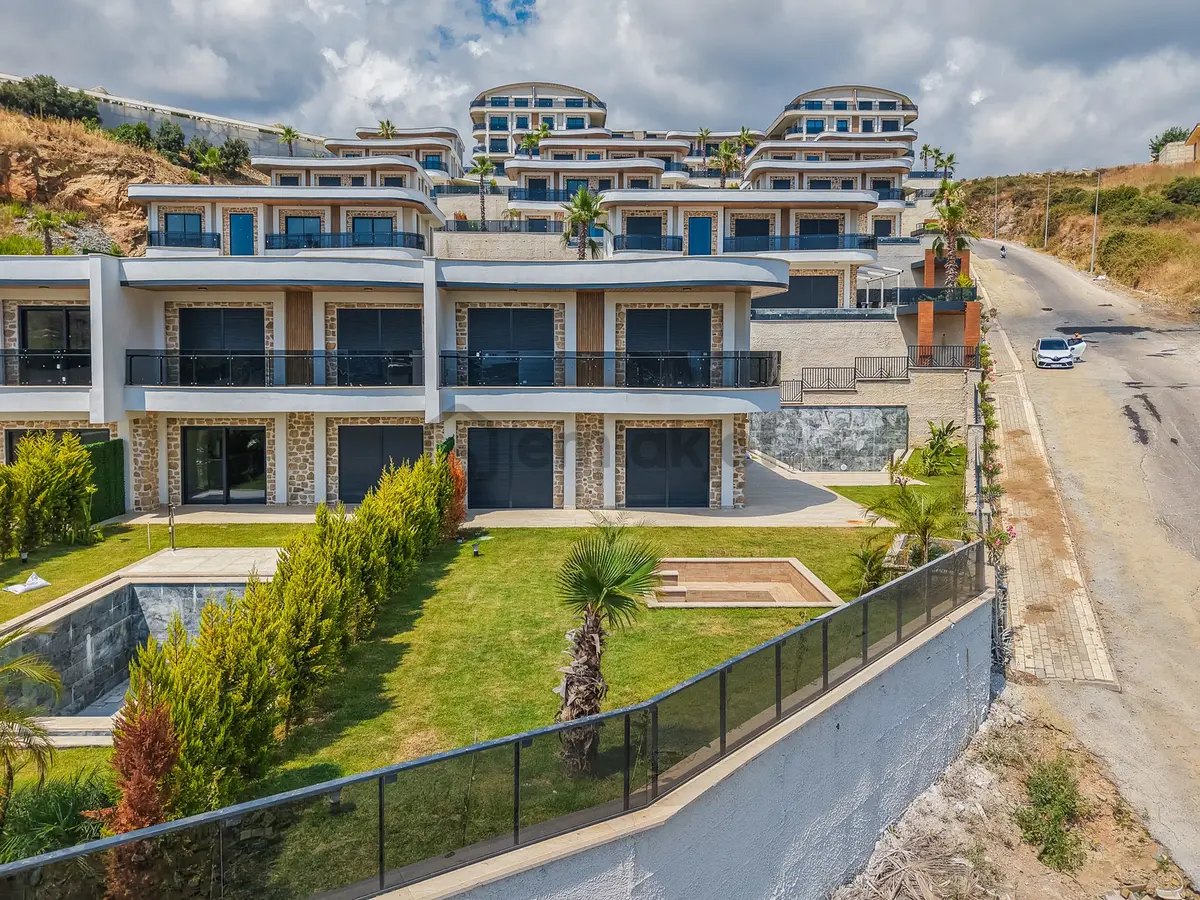 Kargıcak'ta Satılık 4+1 Lüks Villa - 30