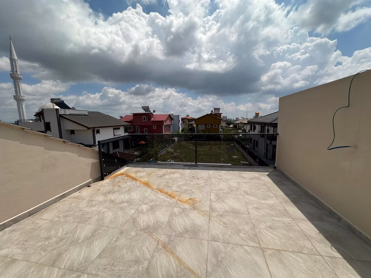 Çınarlıda Site İçerisinde 4+1 Açık Mutfak Satılık İkiz Villa - 16