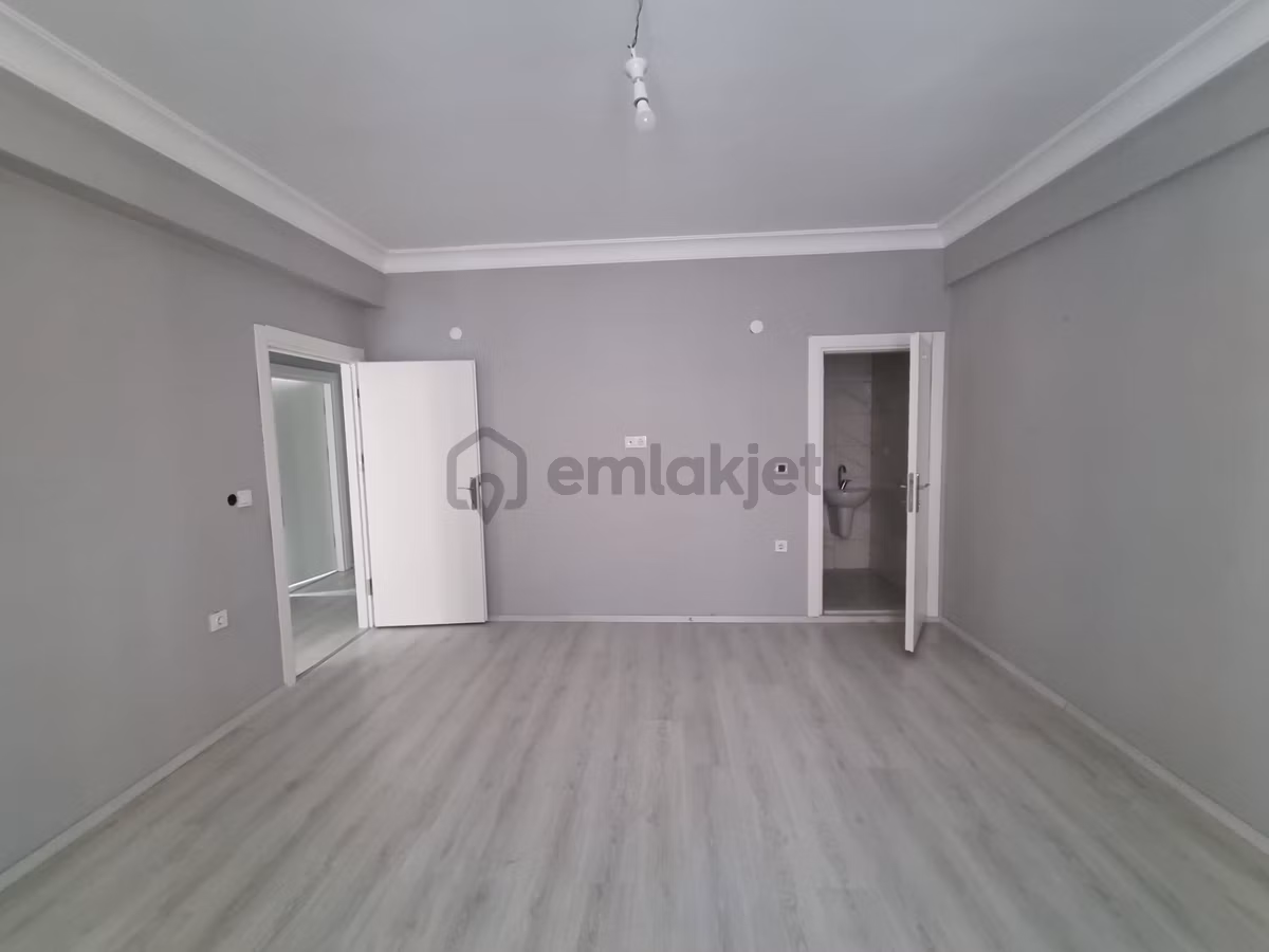 Karasamsun'da Cam Balkonlu 3+1 Satılık Daire - 6