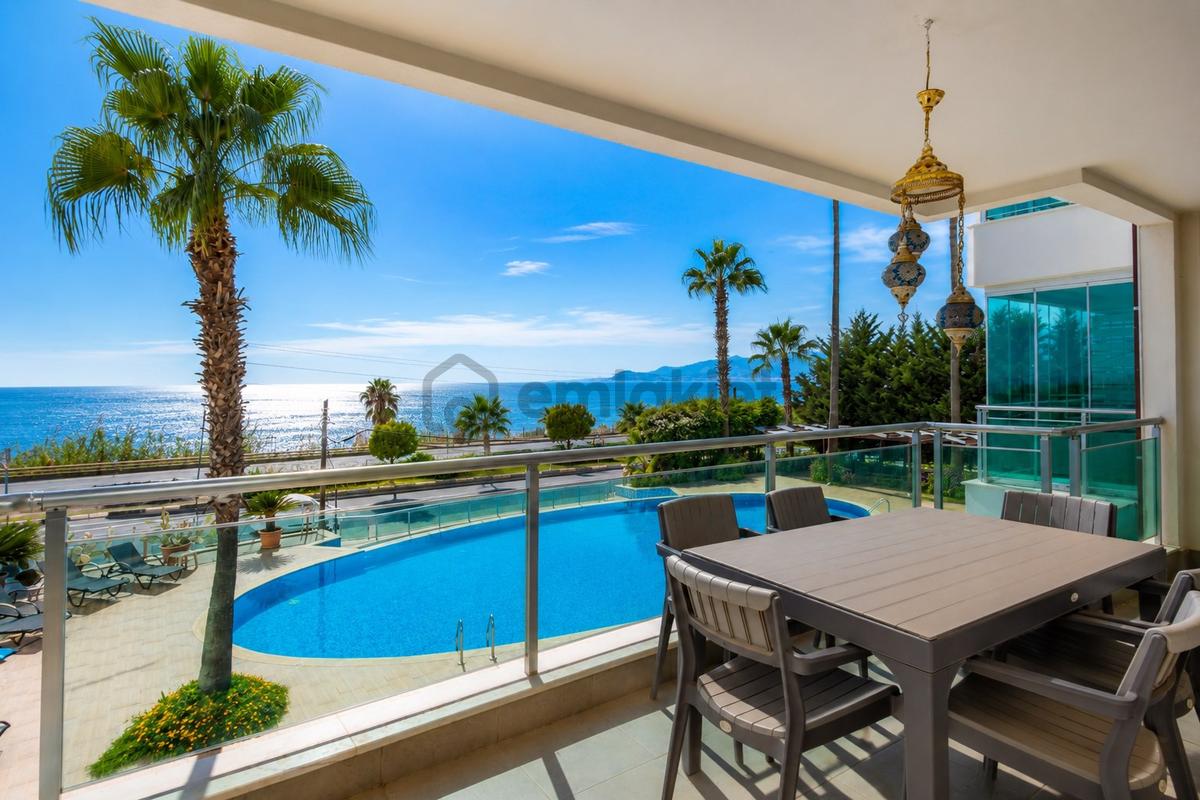 Alanya Kargıcakta 2+1 Denize Sıfır Full Deniz Manzaralı Daire