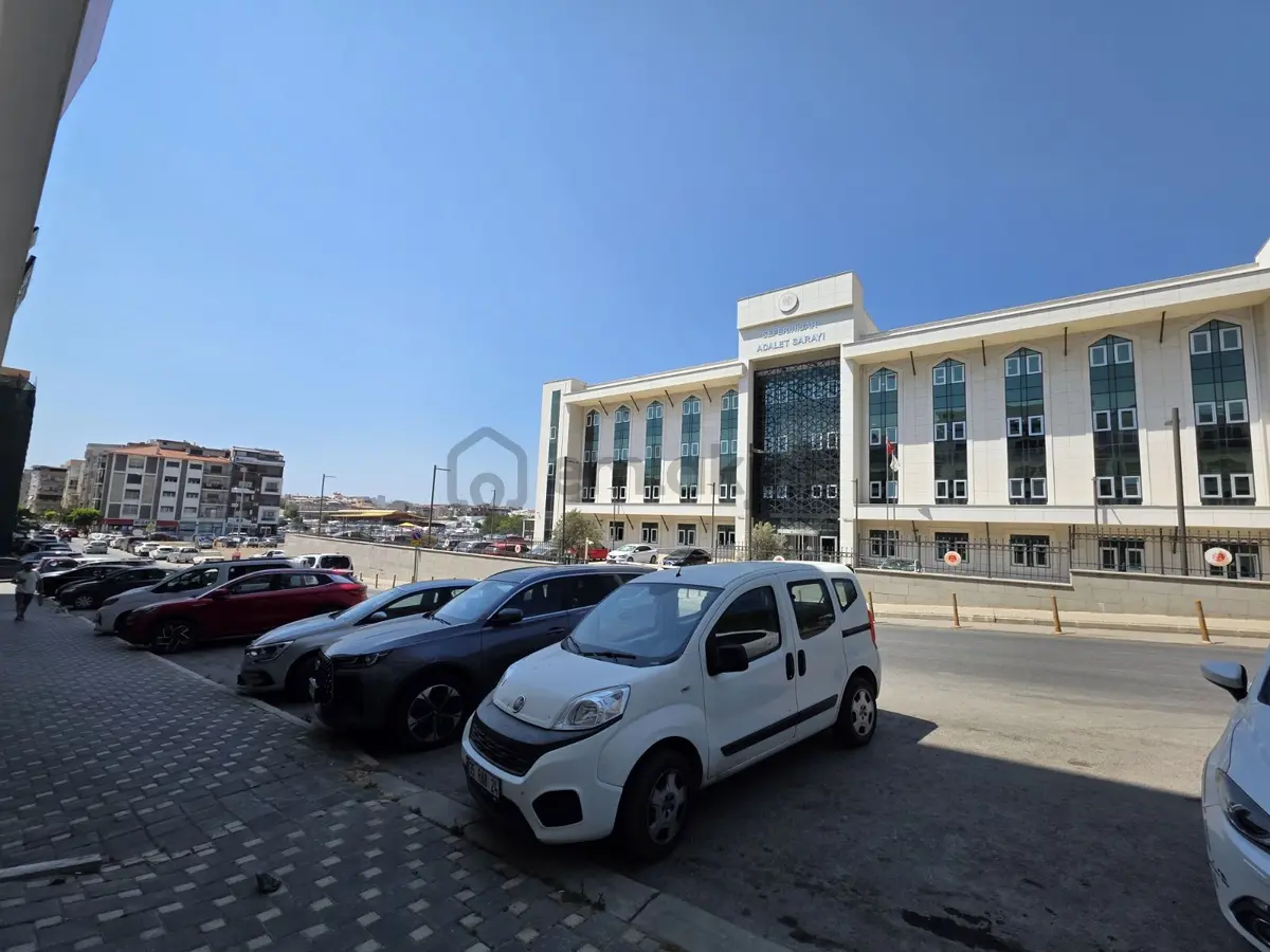 Seferihisar Adliyesi Karşısı 1+1 Daire Büro - 11